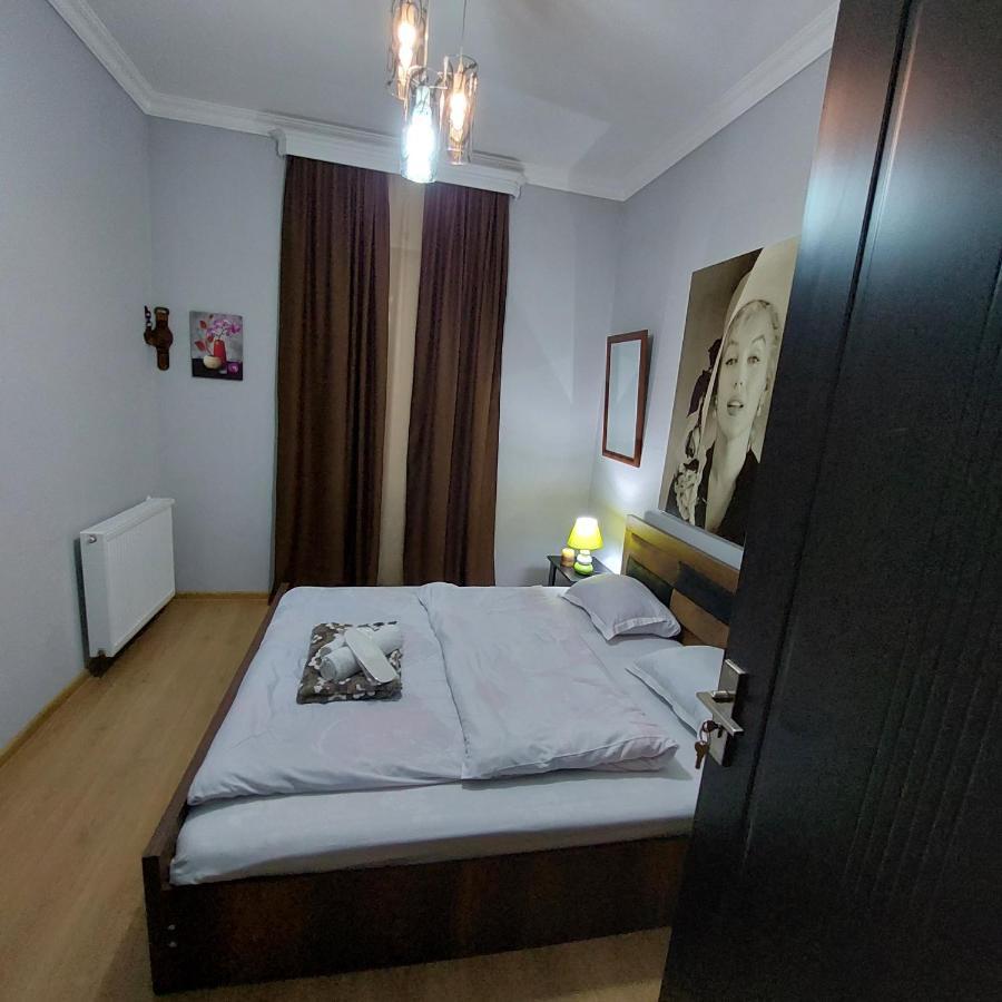 Guesthouse Different Тбилиси Экстерьер фото