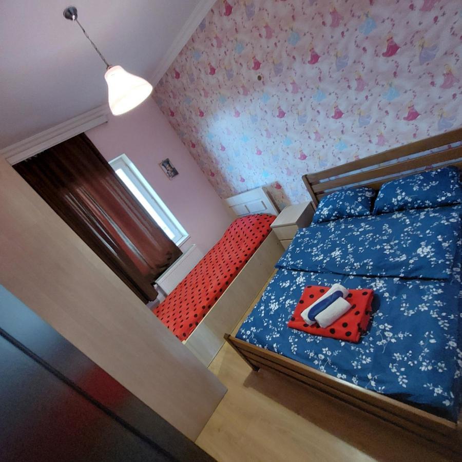 Guesthouse Different Тбилиси Экстерьер фото