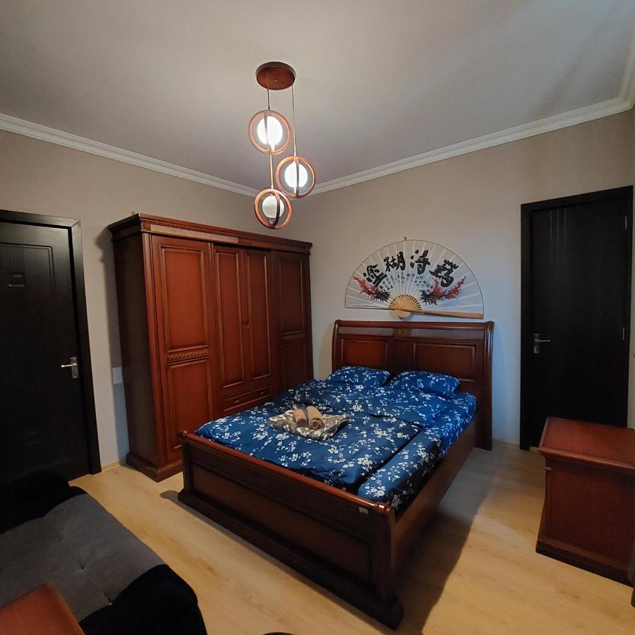 Guesthouse Different Тбилиси Экстерьер фото