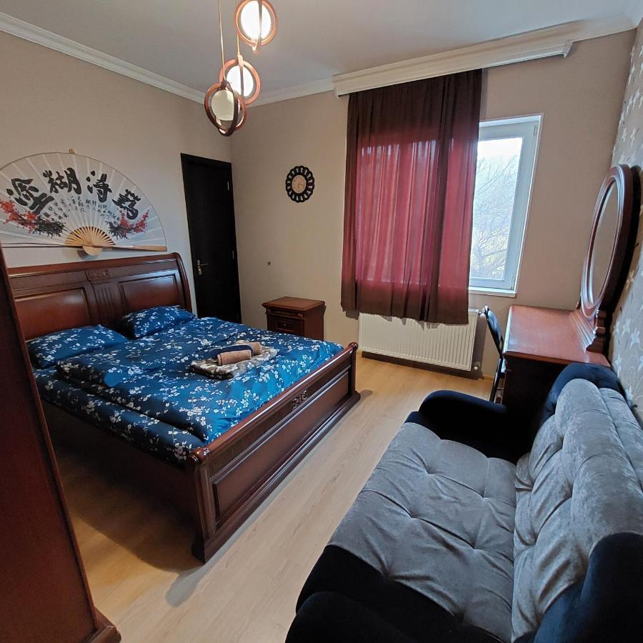 Guesthouse Different Тбилиси Экстерьер фото