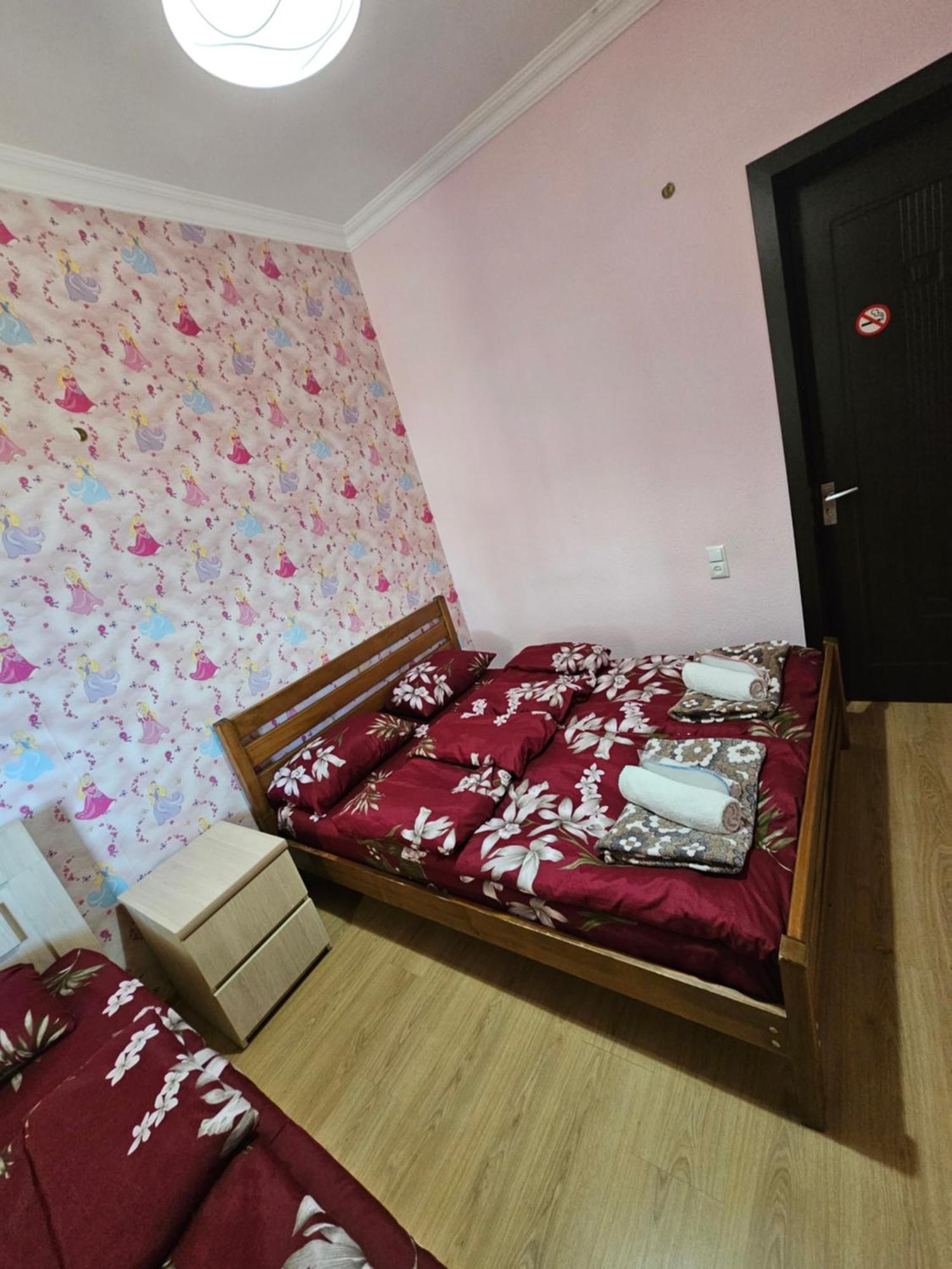 Guesthouse Different Тбилиси Номер фото